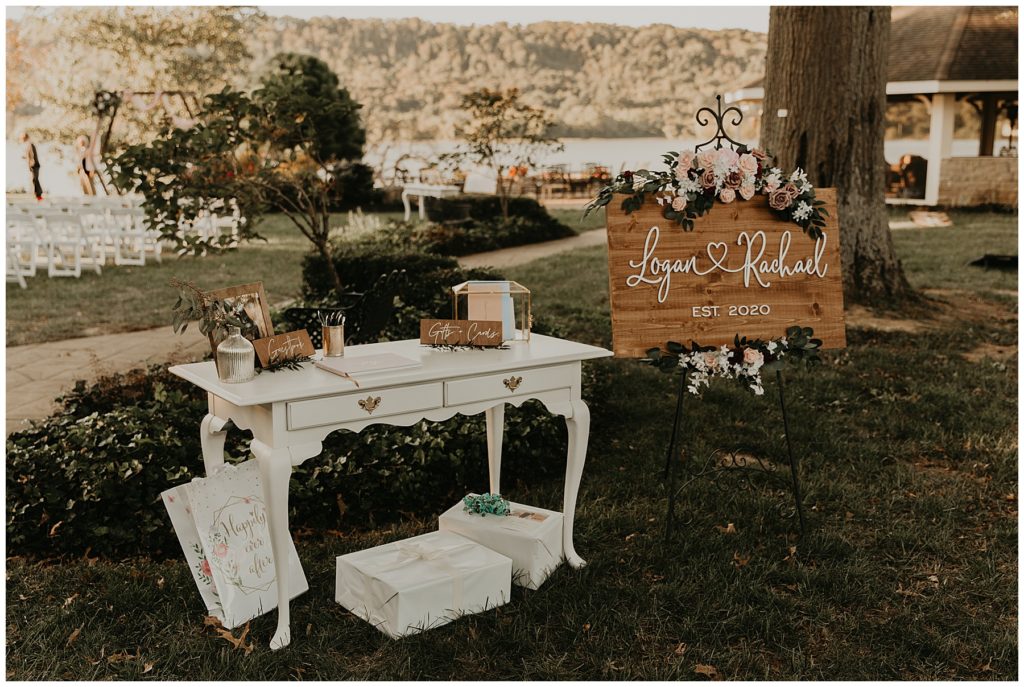 wedding decorations at the riverside inn bed and breakfast